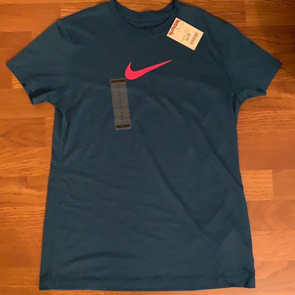 Nike XL Youth Athletic Top